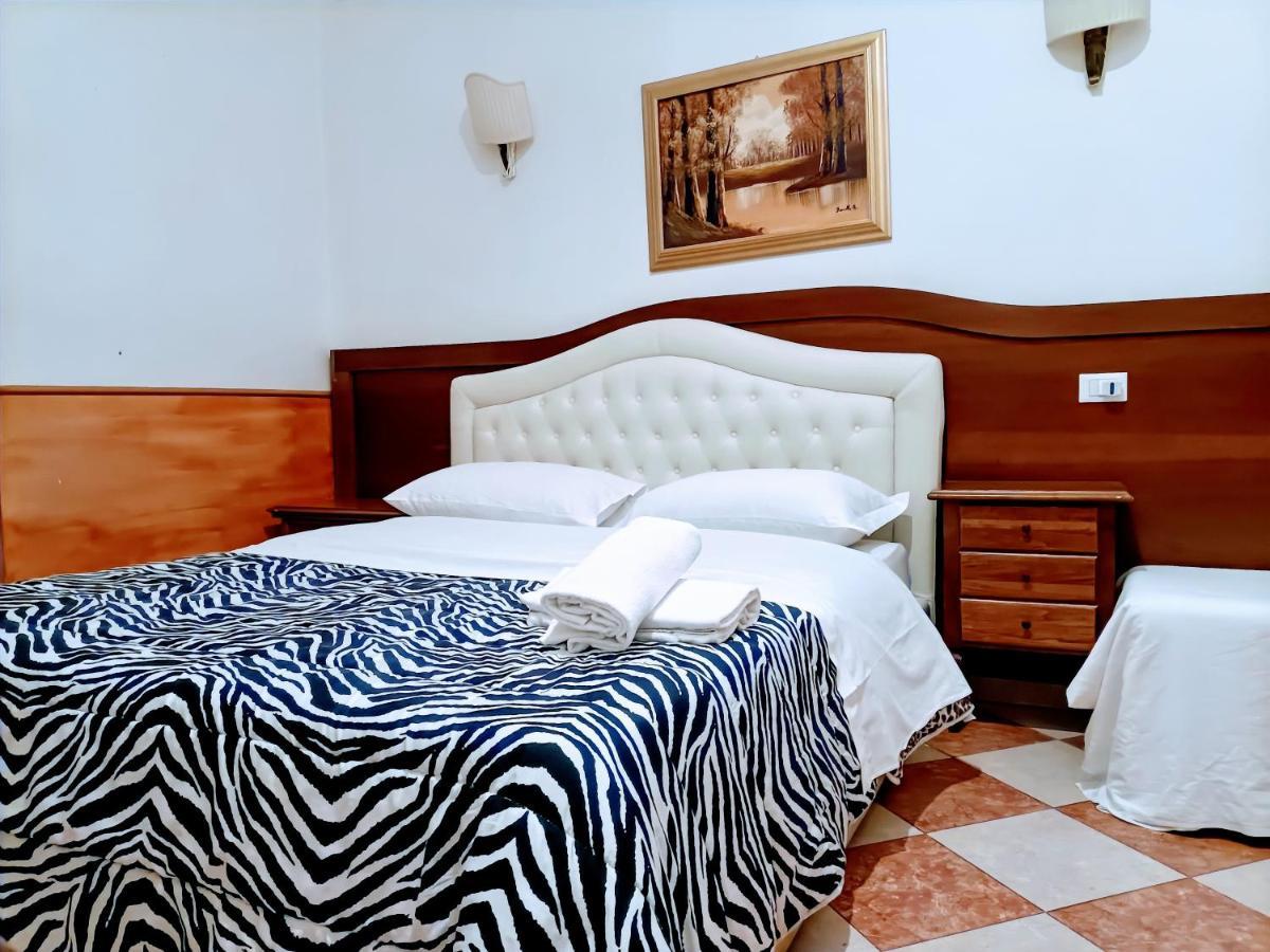 Cattaneo Accomodation Řím Pokoj fotografie
